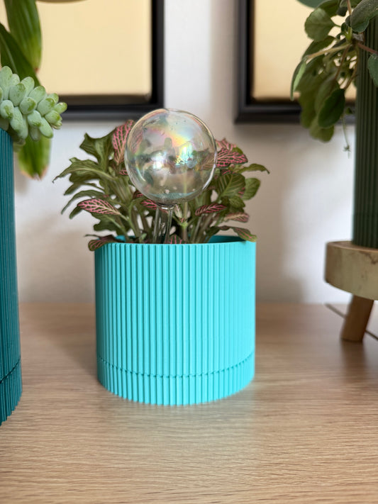MODERN RIBBED SMALL PLANTER with TRAY - M0004 - 4" wide x 3 1/2" tall